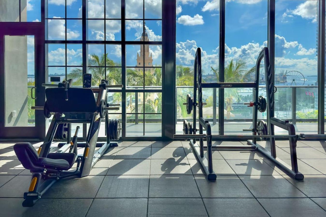 3906 Downtown With Pool A Gym And * Miami
